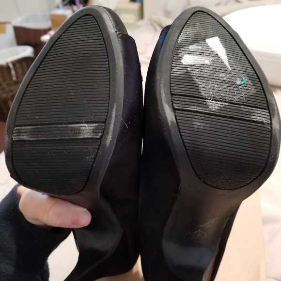 Apt. 9 black heels with rhinestone embellishment - Picture 3 of 6